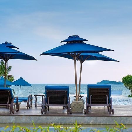 The Oriental Beach Resort Rayong Bagian luar foto