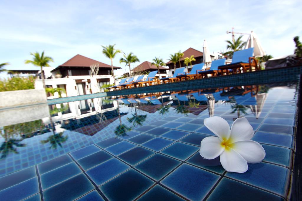 The Oriental Beach Resort Rayong Bagian luar foto