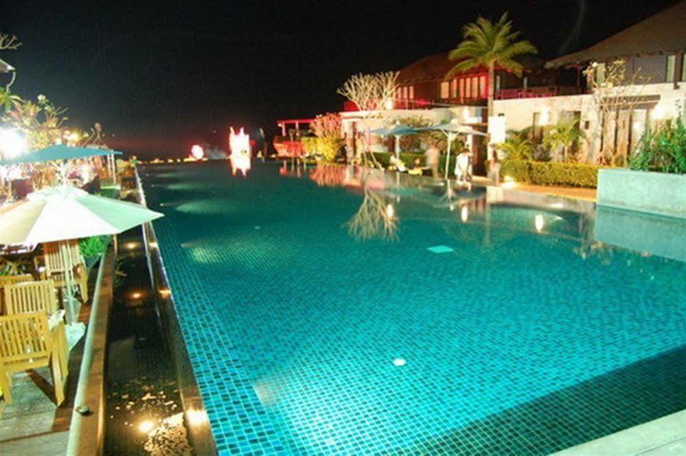 The Oriental Beach Resort Rayong Bagian luar foto